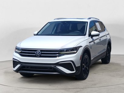 Used 2022 Volkswagen Tiguan SE w/ Panoramic Sunroof Package