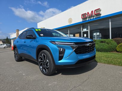 New 2025 Chevrolet Trax RS w/ Sunroof Package