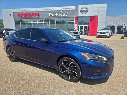 Used 2023 Nissan Altima 2.5 SR