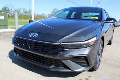 New 2025 Hyundai Elantra SEL w/ Cargo Package