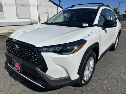 New 2025 Toyota Corolla Cross LE