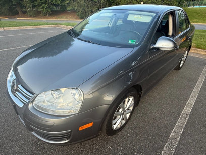 Used 2010 Volkswagen Jetta SE