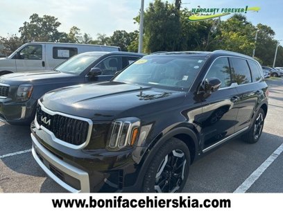 Certified 2024 Kia Telluride EX w/ EX Captain's Chair Package