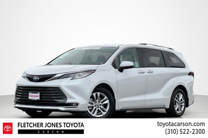 Certified 2023 Toyota Sienna Limited