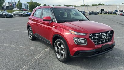 Used 2022 Hyundai Venue SEL w/ Cargo Package