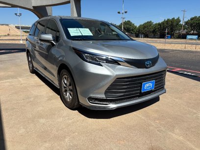 Used 2021 Toyota Sienna LE