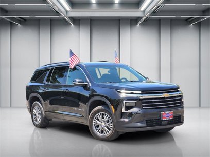 Used 2024 Chevrolet Traverse LT