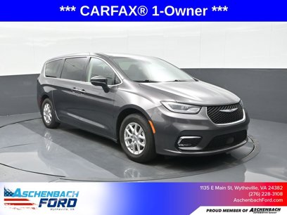 Used 2023 Chrysler Pacifica Touring-L