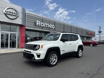 Used 2022 Jeep Renegade Latitude w/ Sun/Sound Group
