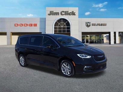 New 2025 Chrysler Pacifica Select