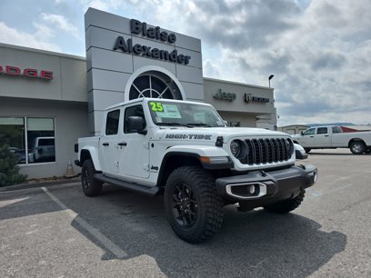 New 2025 Jeep Gladiator Sport