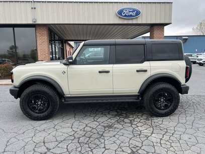 New 2025 Ford Bronco Outer Banks w/ Sasquatch Package