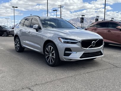 Certified 2022 Volvo XC60 B5 Momentum w/ Advanced Package