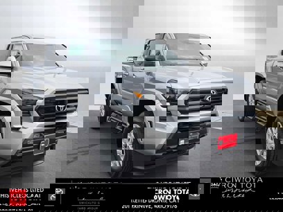 New 2025 Toyota Tacoma SR5