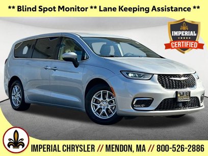 Used 2023 Chrysler Pacifica Touring-L