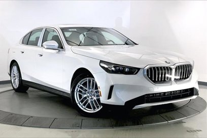 New 2025 BMW 530i xDrive w/ Premium Package