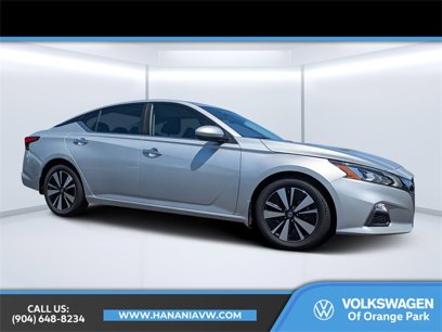 Used 2022 Nissan Altima 2.5 SV w/ SV Premium Package