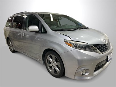 Used 2017 Toyota Sienna SE