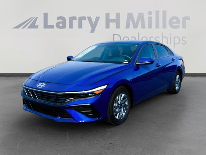 New 2025 Hyundai Elantra SEL w/ Cargo Package