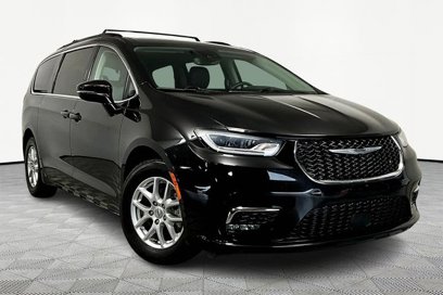 Used 2022 Chrysler Pacifica Touring-L