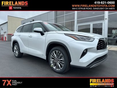 New 2025 Toyota Highlander Platinum