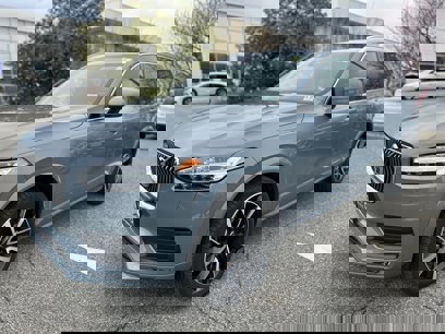Certified 2022 Volvo XC90 T6 Momentum w/ Advanced Package