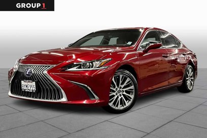 Used 2021 Lexus ES 300h w/ Premium Package