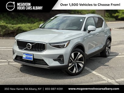 New 2025 Volvo XC40 B5 Plus w/ Protection Package Premier