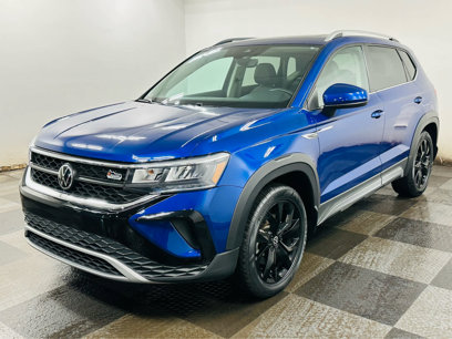 Certified 2022 Volkswagen Taos SE w/ Panoramic Sunroof Package