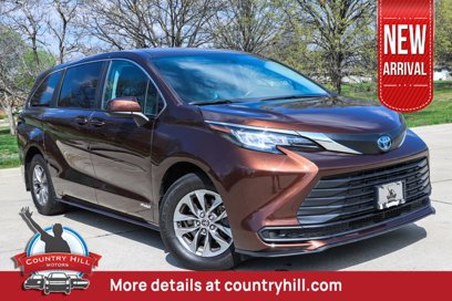 Used 2021 Toyota Sienna LE