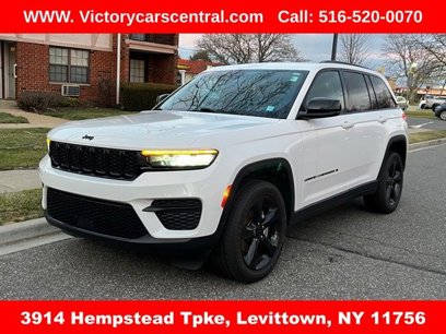 Used 2023 Jeep Grand Cherokee Altitude