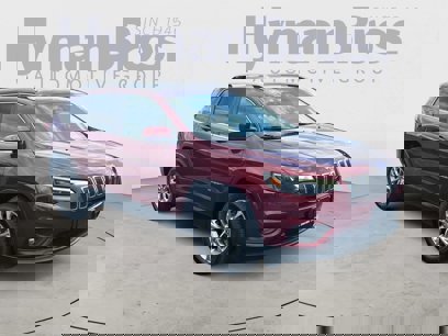 Used 2019 Jeep Cherokee Latitude Plus w/ Comfort/Convenience Group