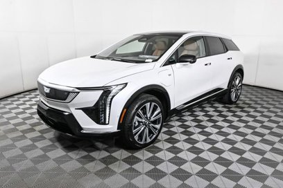 New 2025 Cadillac Optiq Luxury 2