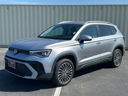 Used 2025 Volkswagen Taos SE w/ Taos MDO Package