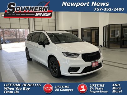 New 2025 Chrysler Pacifica Premium