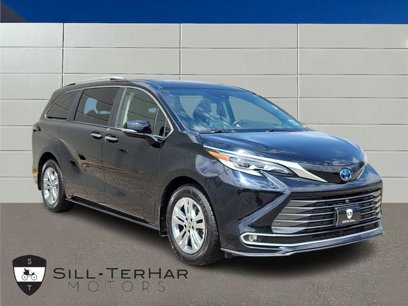Used 2022 Toyota Sienna Platinum