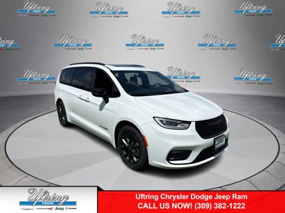 New 2025 Chrysler Pacifica Select