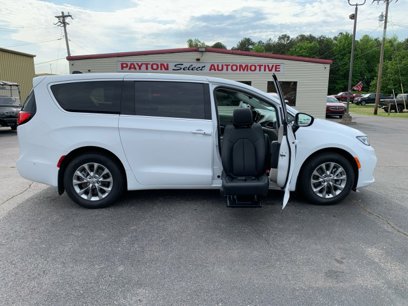 Used 2024 Chrysler Pacifica Touring-L