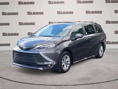 New 2025 Toyota Sienna XLE