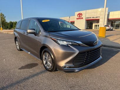 Used 2022 Toyota Sienna XLE