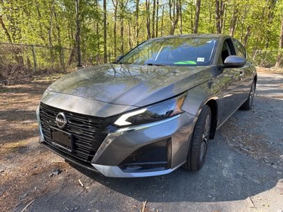 Used 2023 Nissan Altima 2.5 SV
