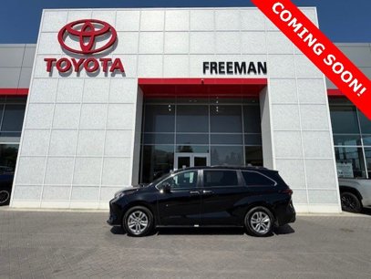 Used 2022 Toyota Sienna XLE Woodland Edition