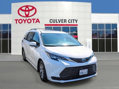 Used 2025 Toyota Sienna LE