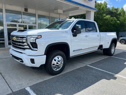 New 2025 Chevrolet Silverado 3500 High Country w/ Technology Package