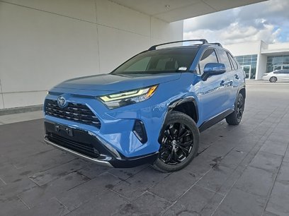 Used 2022 Toyota RAV4 SE w/ Carpet Mat Package (TMS)
