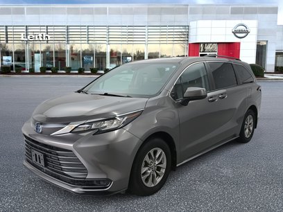Used 2022 Toyota Sienna LE