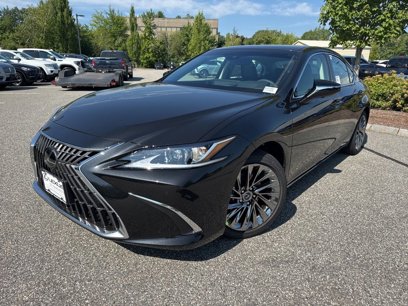 New 2025 Lexus ES 300h w/ Luxury Package