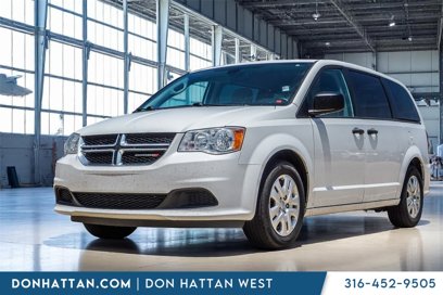 Used 2019 Dodge Grand Caravan SE w/ UConnect Hands-Free Group