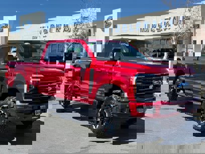 New 2025 Ford F250 Platinum w/ Tremor Off-Road Package