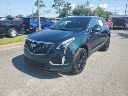 New 2025 Cadillac XT5 Luxury w/ LPO, Blue Accent Package